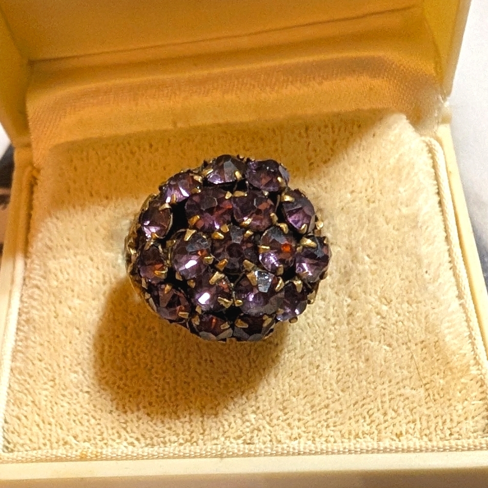 Stunning UNCAS Sparkling Vintage Purple Crystal Ring